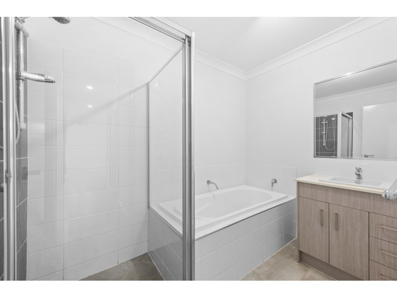 1/83 Sanctuary Drive, Cranley QLD 4350