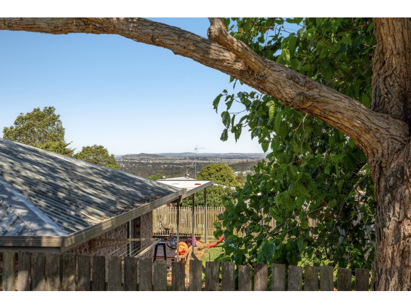 31 Redwood Street, Newtown QLD 4350