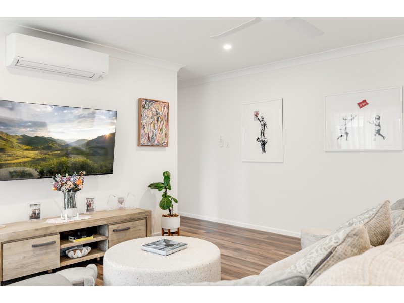 38 O’Neill Circuit, Kearneys Spring QLD 4350