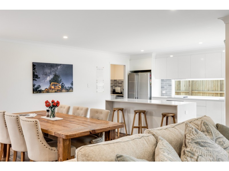 38 O’Neill Circuit, Kearneys Spring QLD 4350