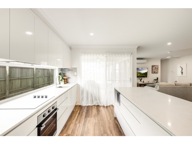 38 O’Neill Circuit, Kearneys Spring QLD 4350