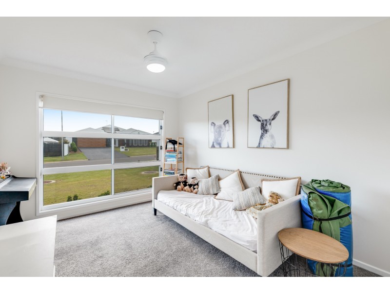 38 O’Neill Circuit, Kearneys Spring QLD 4350