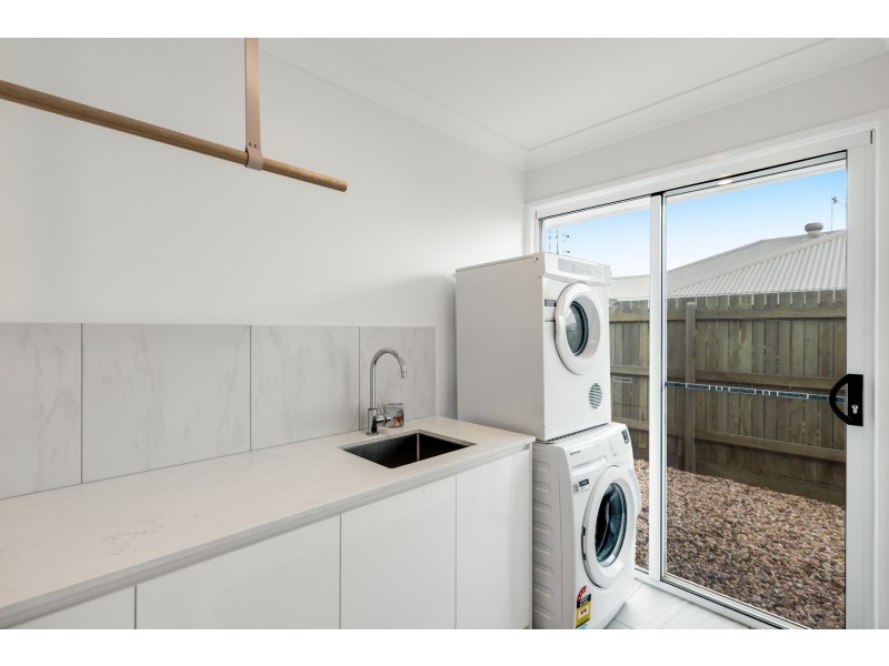 38 O’Neill Circuit, Kearneys Spring QLD 4350