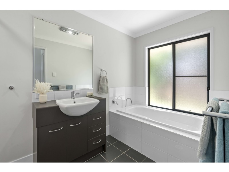 7 Eagle Street, Highfields QLD 4352