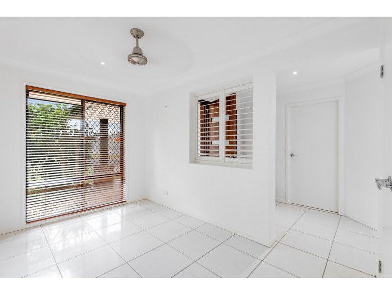 414 MacKenzie Street, Middle Ridge QLD 4350