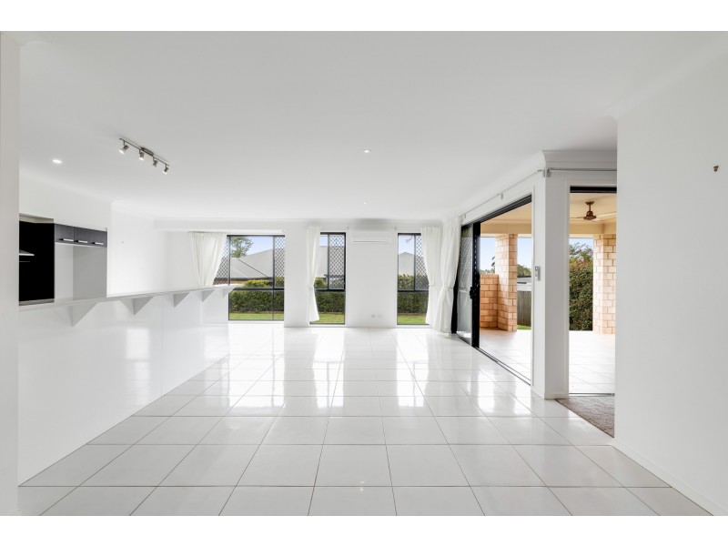 414 MacKenzie Street, Middle Ridge QLD 4350