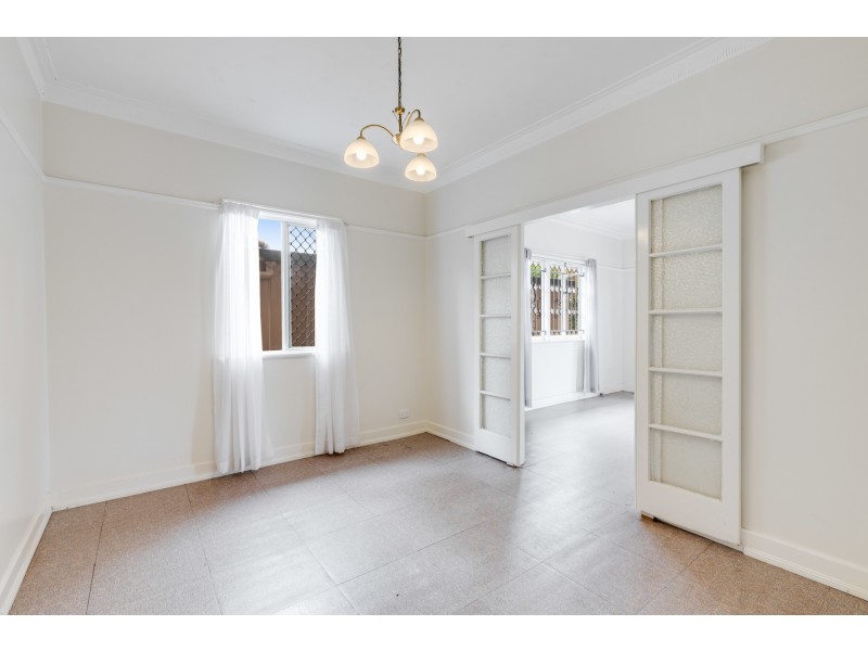 6 McCarthy Street, Newtown QLD 4350