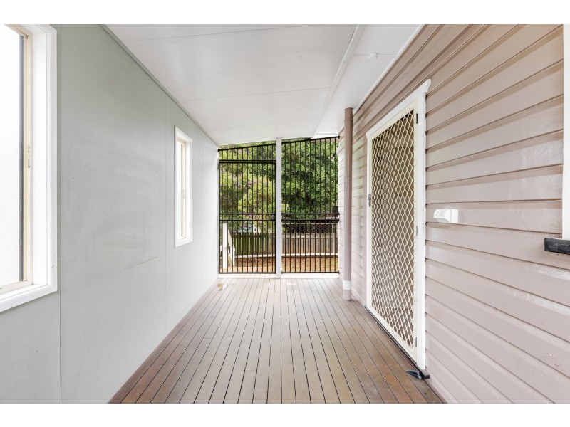 6 McCarthy Street, Newtown QLD 4350