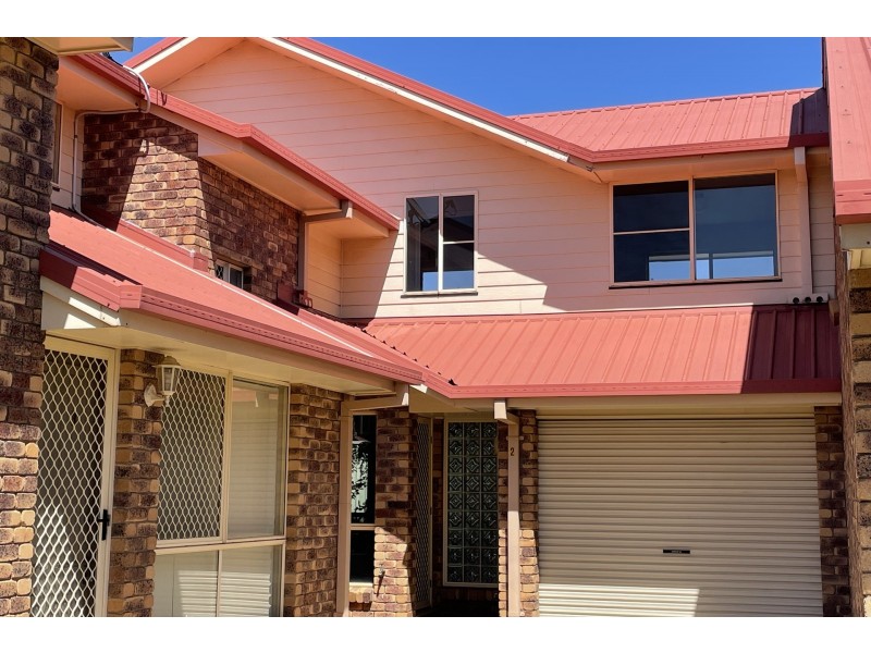 2/390 Stenner Street, Kearneys Spring QLD 4350