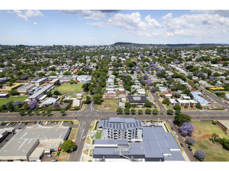Level 2/203/677-68 Ruthven Street, South Toowoomba QLD 4350