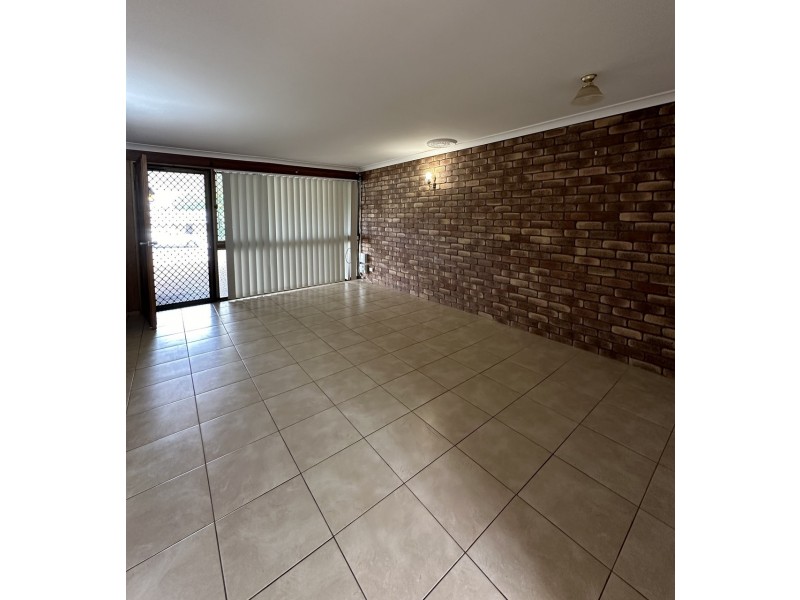 1/13 Sapphire Court, Kearneys Spring QLD 4350