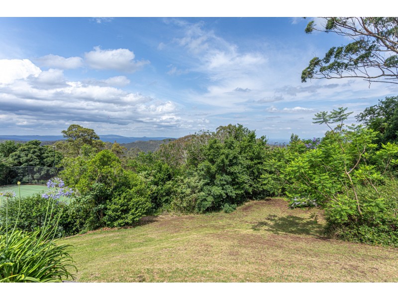 13 Murphys Creek Road, Blue Mountain Heights QLD 4350