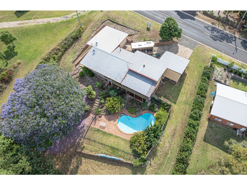 13 Murphys Creek Road, Blue Mountain Heights QLD 4350