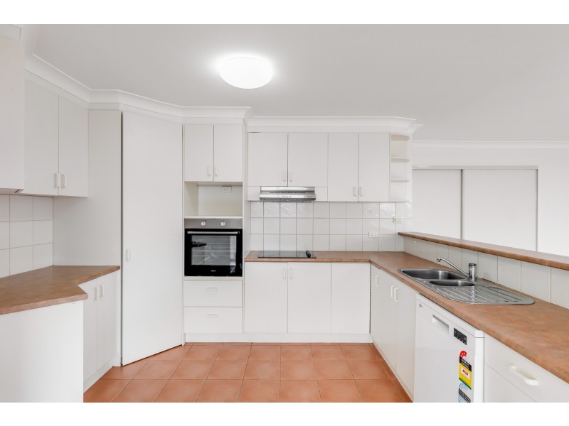 4 Audrey Court, Middle Ridge QLD 4350