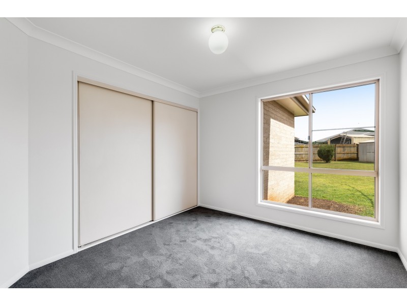 4 Audrey Court, Middle Ridge QLD 4350