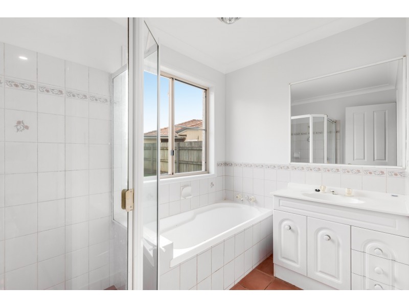 4 Audrey Court, Middle Ridge QLD 4350