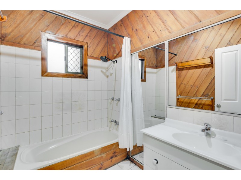 19 David Street, Rockville QLD 4350