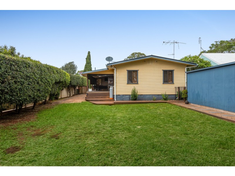 19 David Street, Rockville QLD 4350