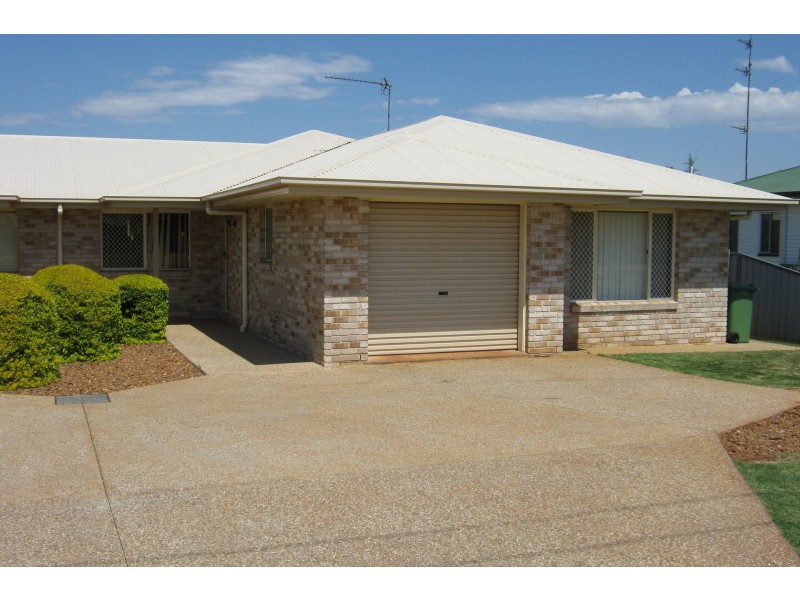 2/4A Blake Street, Wilsonton QLD 4350