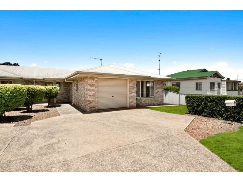 2/4A Blake Street, Wilsonton QLD 4350