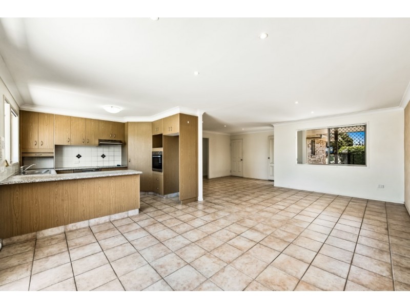 2/4A Blake Street, Wilsonton QLD 4350