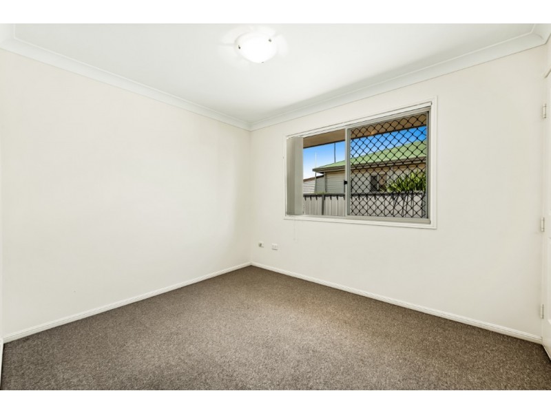 2/4A Blake Street, Wilsonton QLD 4350