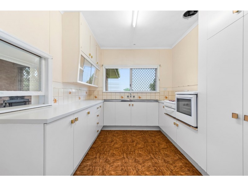 12 Perth Street, Rangeville QLD 4350