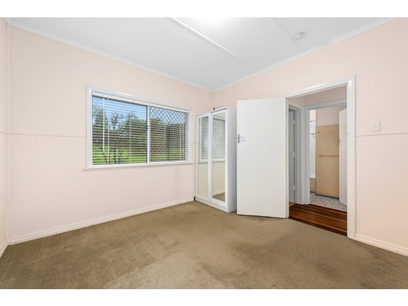 12 Perth Street, Rangeville QLD 4350