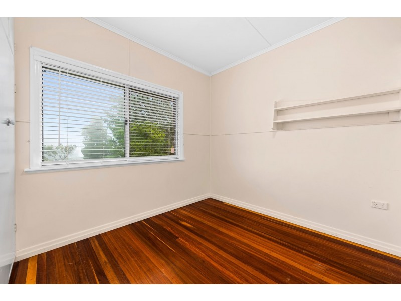 12 Perth Street, Rangeville QLD 4350