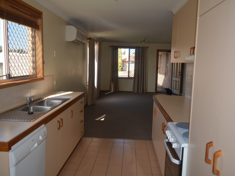 2/3 Horrocks Crescent, Kearneys Spring QLD 4350