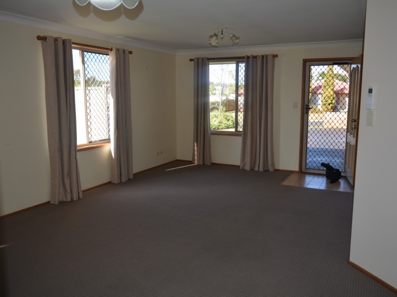 2/3 Horrocks Crescent, Kearneys Spring QLD 4350