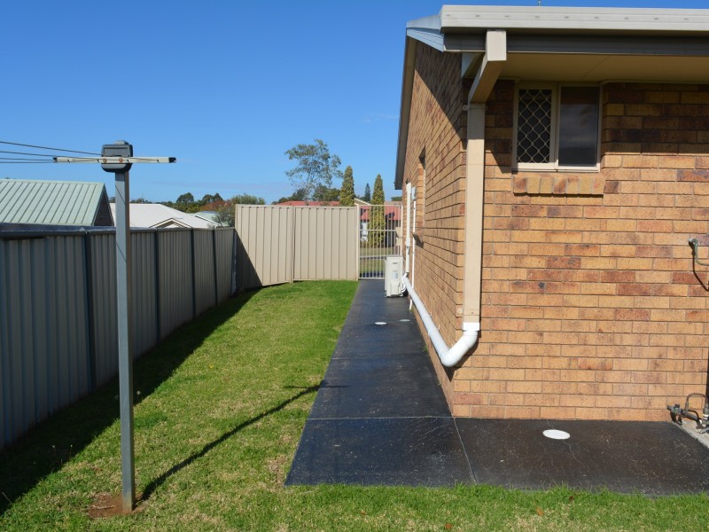 2/3 Horrocks Crescent, Kearneys Spring QLD 4350