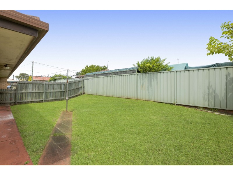 1/5 Rutkin Street, Kearneys Spring QLD 4350