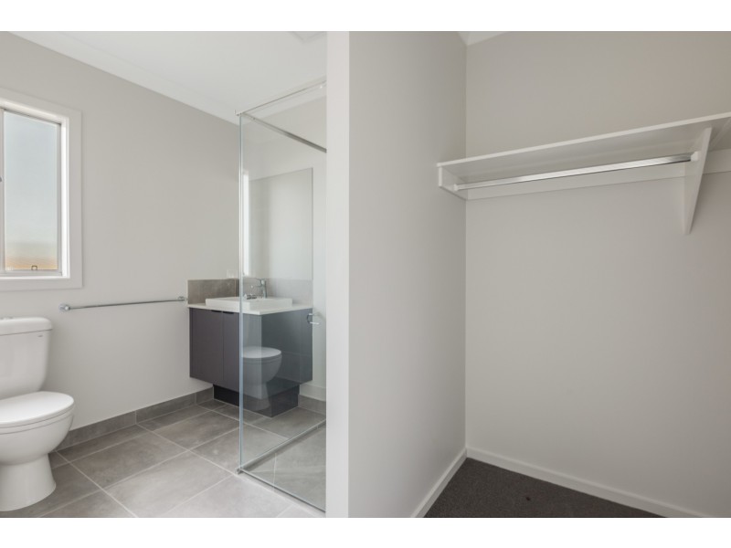 9 Dallas Street, Cotswold Hills QLD 4350