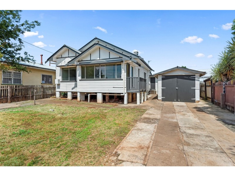 171 Holberton Street, Newtown QLD 4350