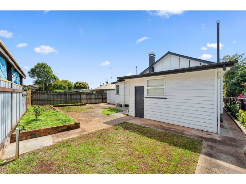 171 Holberton Street, Newtown QLD 4350