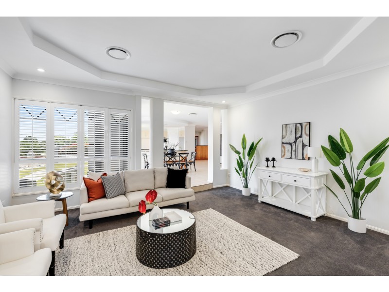 43 Windemere Terrace, Mount Lofty QLD 4350