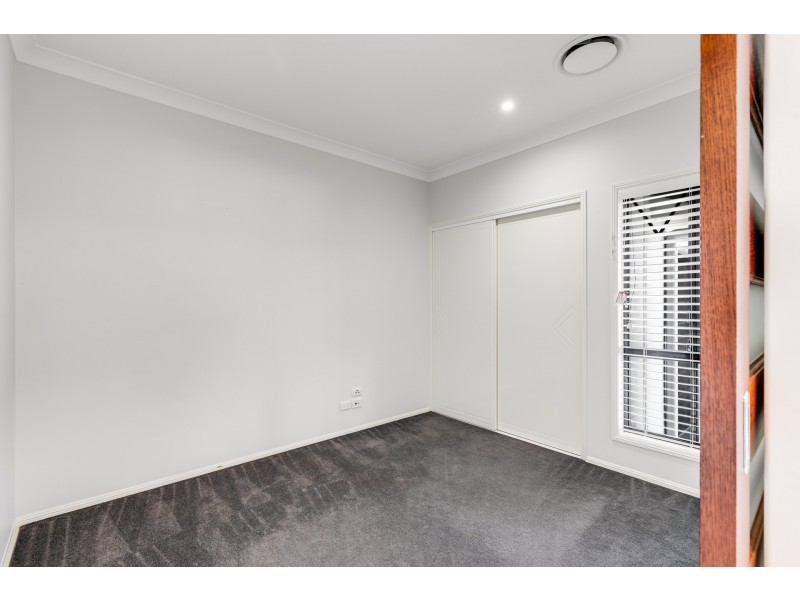 43 Windemere Terrace, Mount Lofty QLD 4350