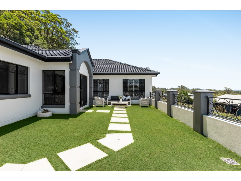 43 Windemere Terrace, Mount Lofty QLD 4350