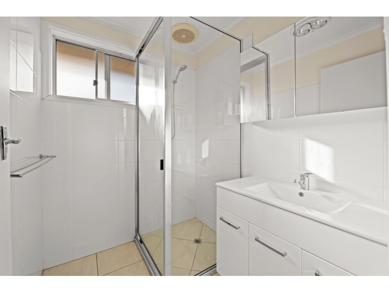 2/24 Chopin Street, Rockville QLD 4350