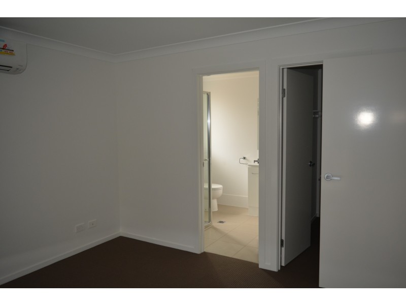 6 McInnes Street, Glenvale QLD 4350