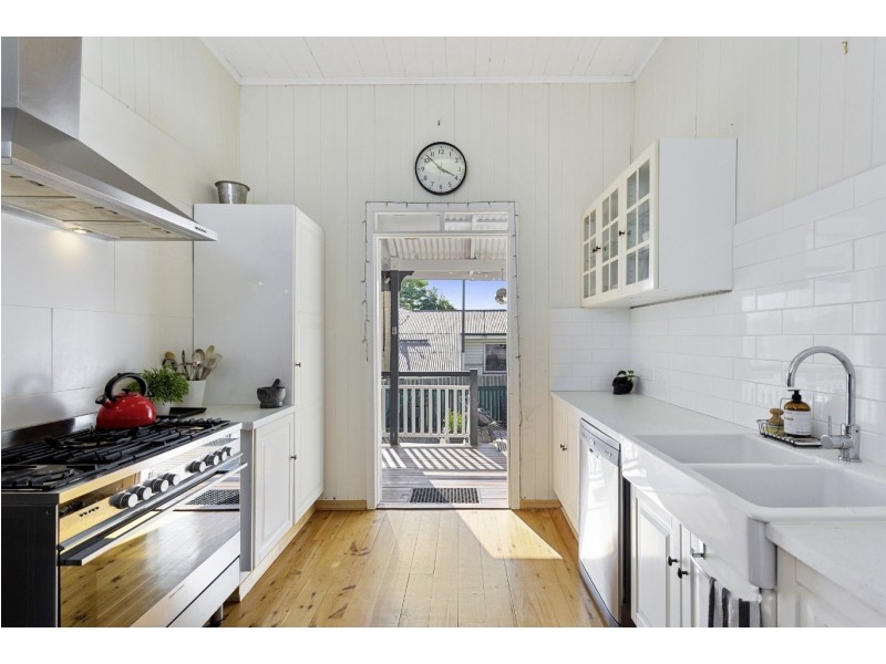 37a Alford Street, Mount Lofty QLD 4350