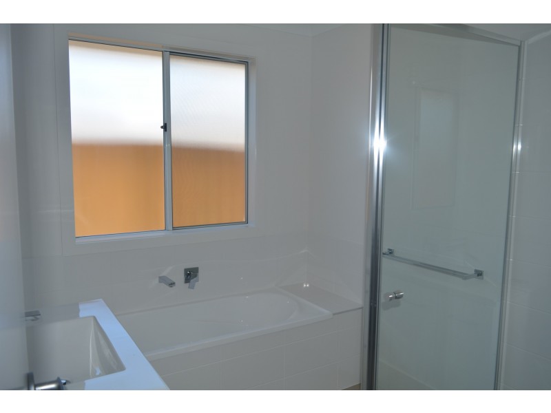 5 Downs Street, Glenvale QLD 4350