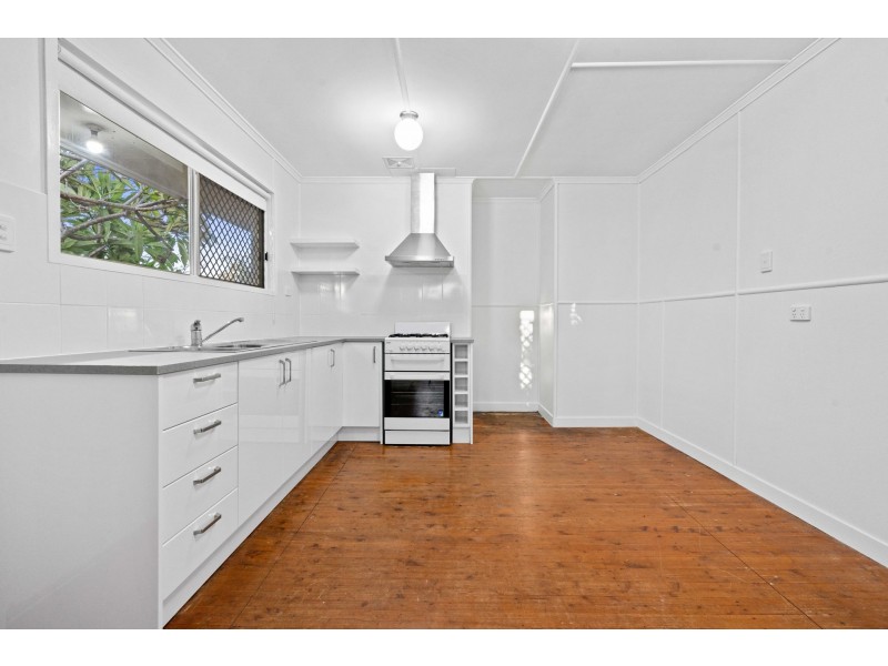 16 Hampton Street, Newtown QLD 4350