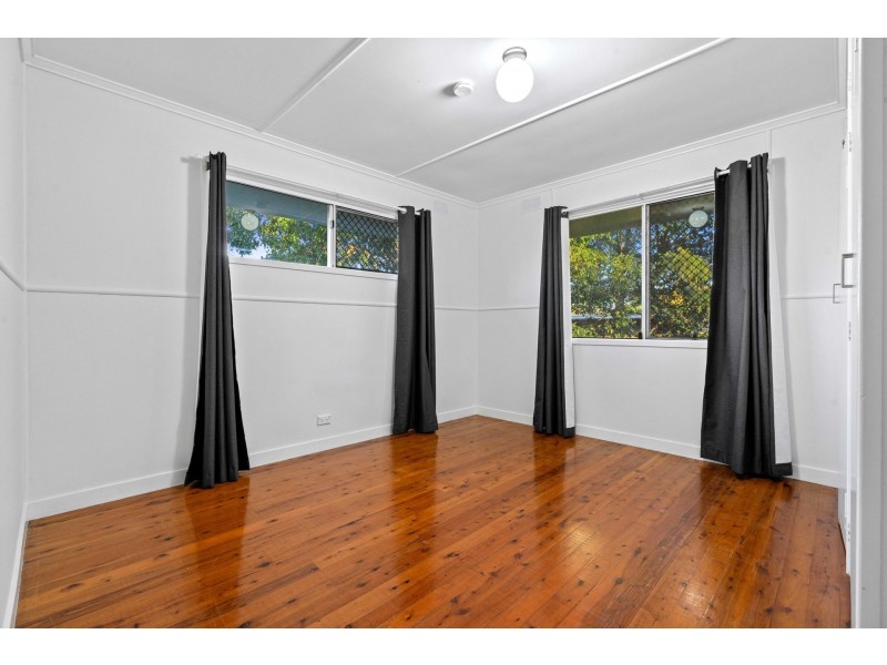16 Hampton Street, Newtown QLD 4350