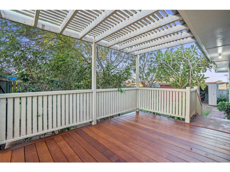 16 Hampton Street, Newtown QLD 4350