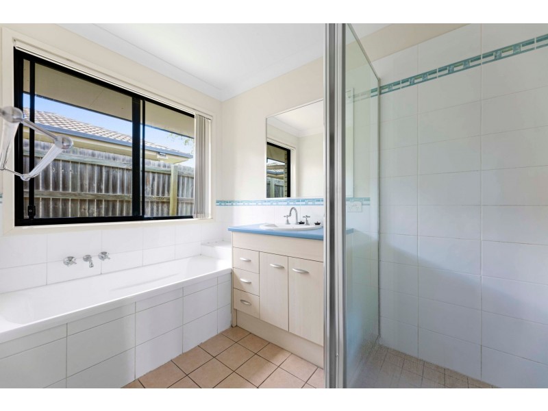 5 Paige Place, Helidon QLD 4344