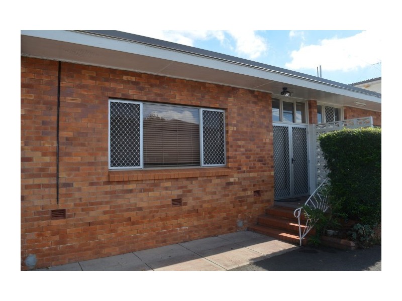 2/122a Russell Street, Toowoomba City QLD 4350
