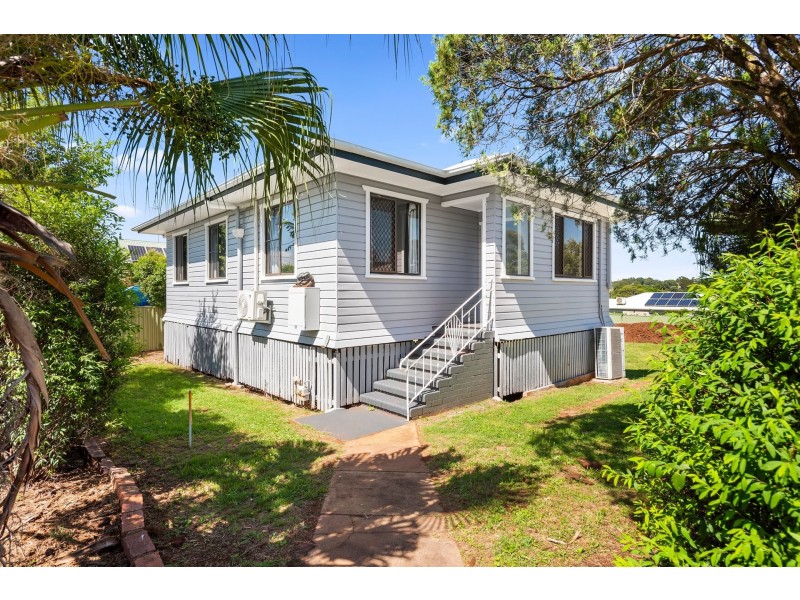 1 Kenilworth Street, North Toowoomba QLD 4350