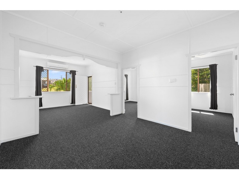 1 Kenilworth Street, North Toowoomba QLD 4350